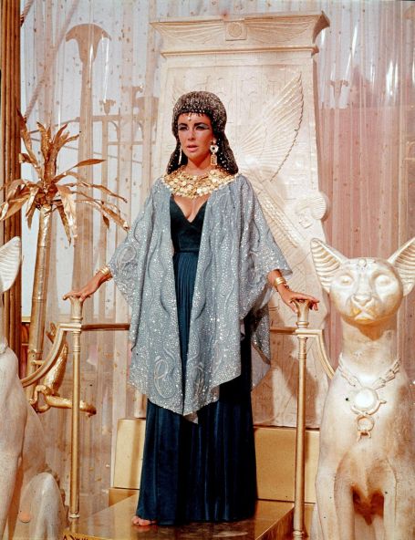 elizabeth-taylor-promotional-photos-from-cleopatra-movie_4.jpg